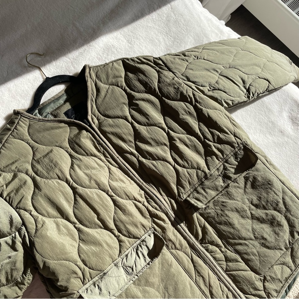 Green Quilted Puffer Jacket with Zipper
